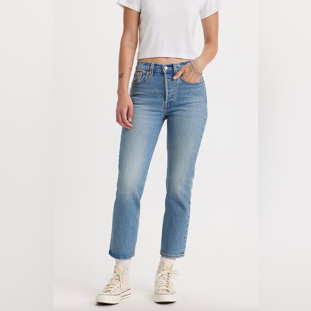Levi’s Wedgie Straight Fit Women’s Jeans in Christina Wash, 27W, Tailored to 24L